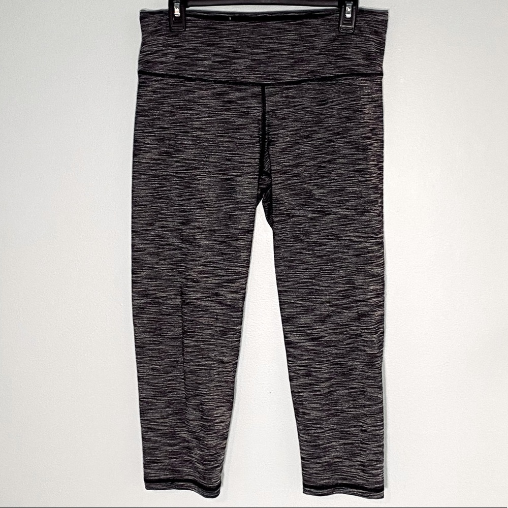 Victoria’s Secret Victoria Sport Women’s Heather Black Yoga Capris Size Large